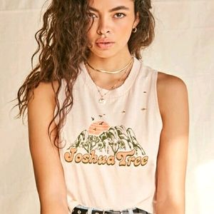 Joshua Tree Park Distressed Graphic Top